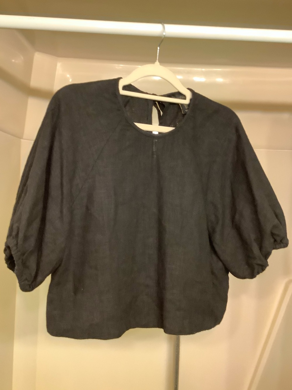 House of Harlow 1960 Black Puff-Sleeve Linen Cropped Top